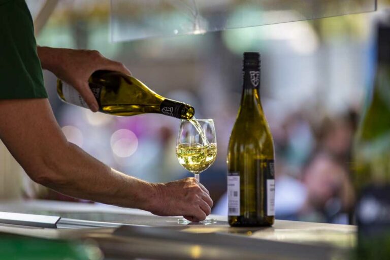 32. Erfurter Weinfest und Kunst- und Kreativmarkt auf dem Domplatz