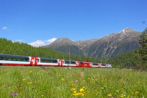 schweiz-chur-zermatt-bahnreise